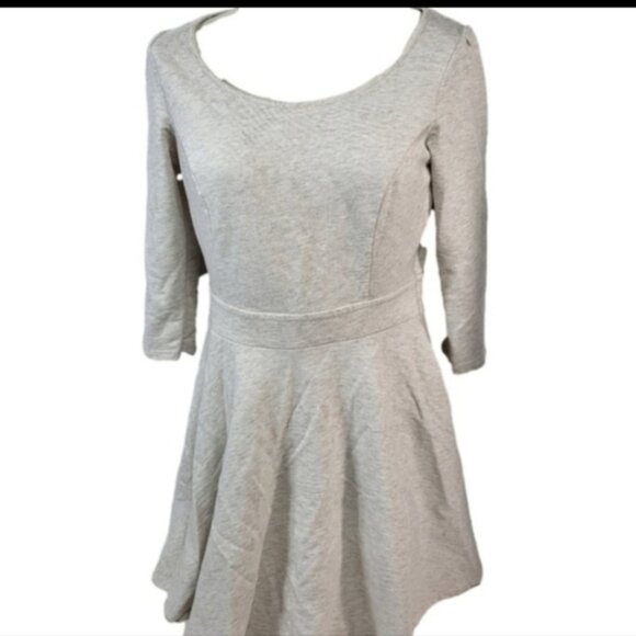 Guess Cream Dress With Open Lace Back - Picture 11 of 11